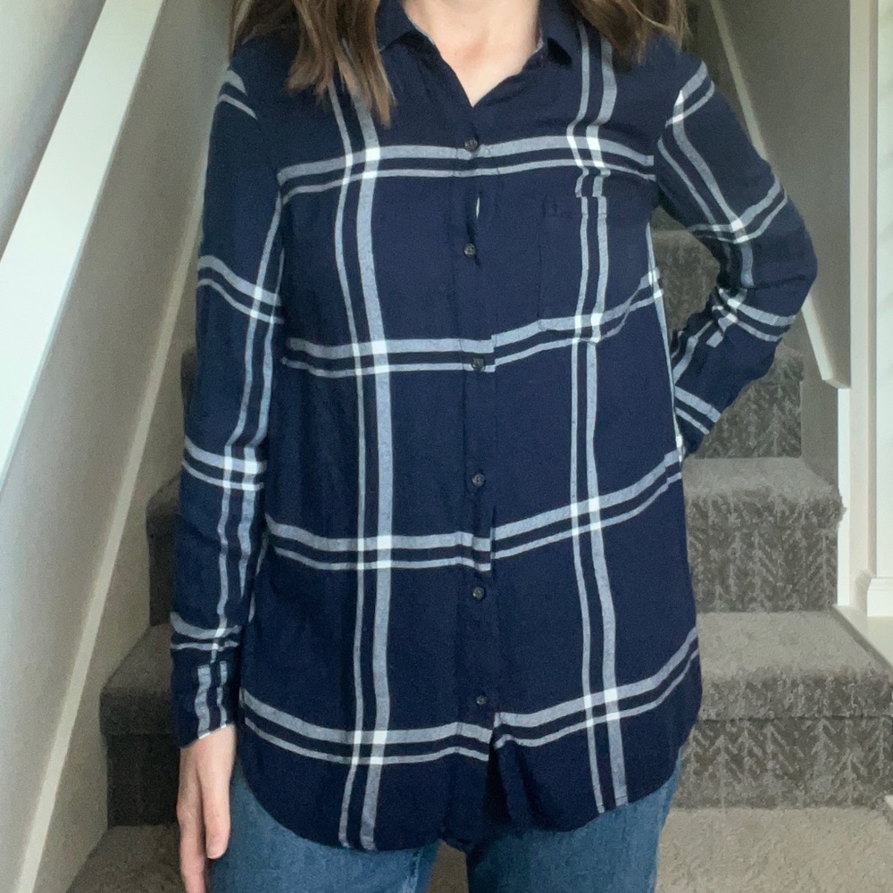 ✨Host Pick✨ Old Navy Plaid Brushed Flannel Classic Shirt - Picture 3 of 7
